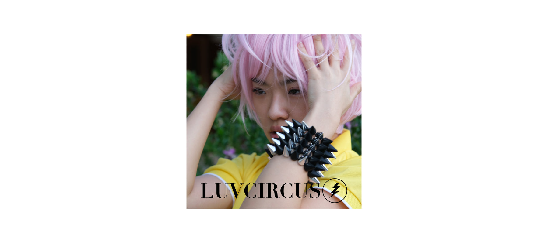 LUVCIRCUS haircare products-female model with cool pink hair- 001-hairbrush